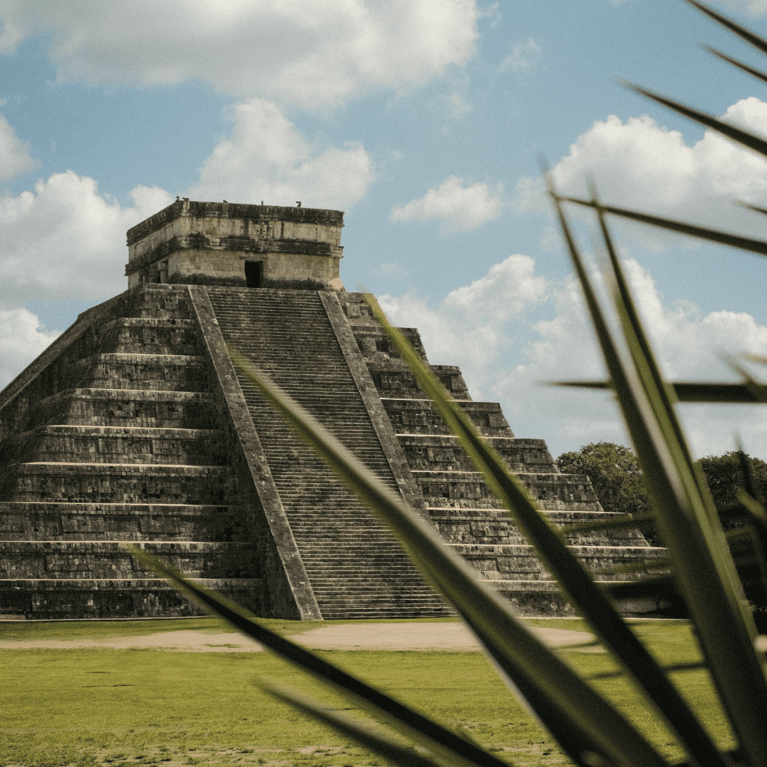 El Castillo pyramid at Chichén Itzá archaeological site